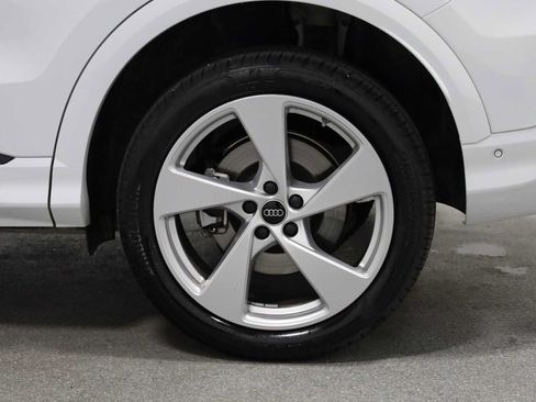 Certified 2025 Audi Q5 Premium Plus w/ Premium Plus AWD/4WD image 37