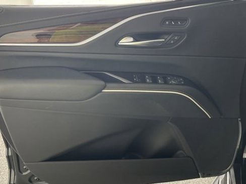 Used 2022 Cadillac Escalade ESV Premium Luxury image 35