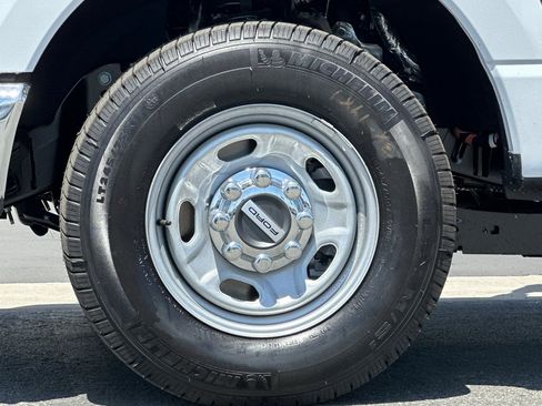 New 2026 Ford F250 XL w/ XL Chrome Package RWD image 22