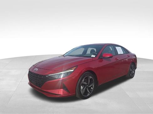 Used 2023 Hyundai Elantra SEL w/ Convenience Package image 7