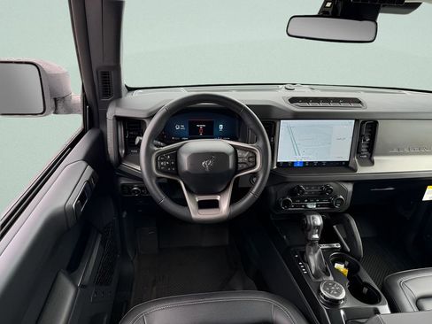 Used 2025 Ford Bronco Badlands AWD/4WD image 7