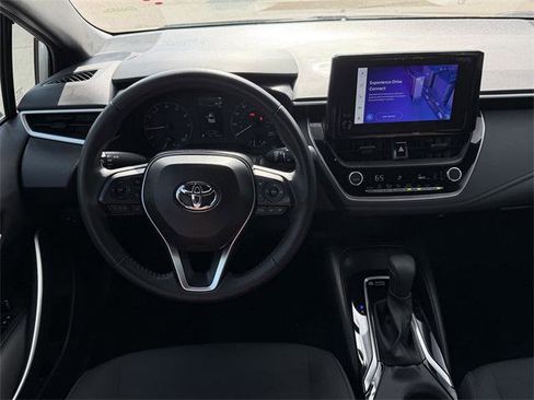 Certified 2025 Toyota Corolla SE image 10