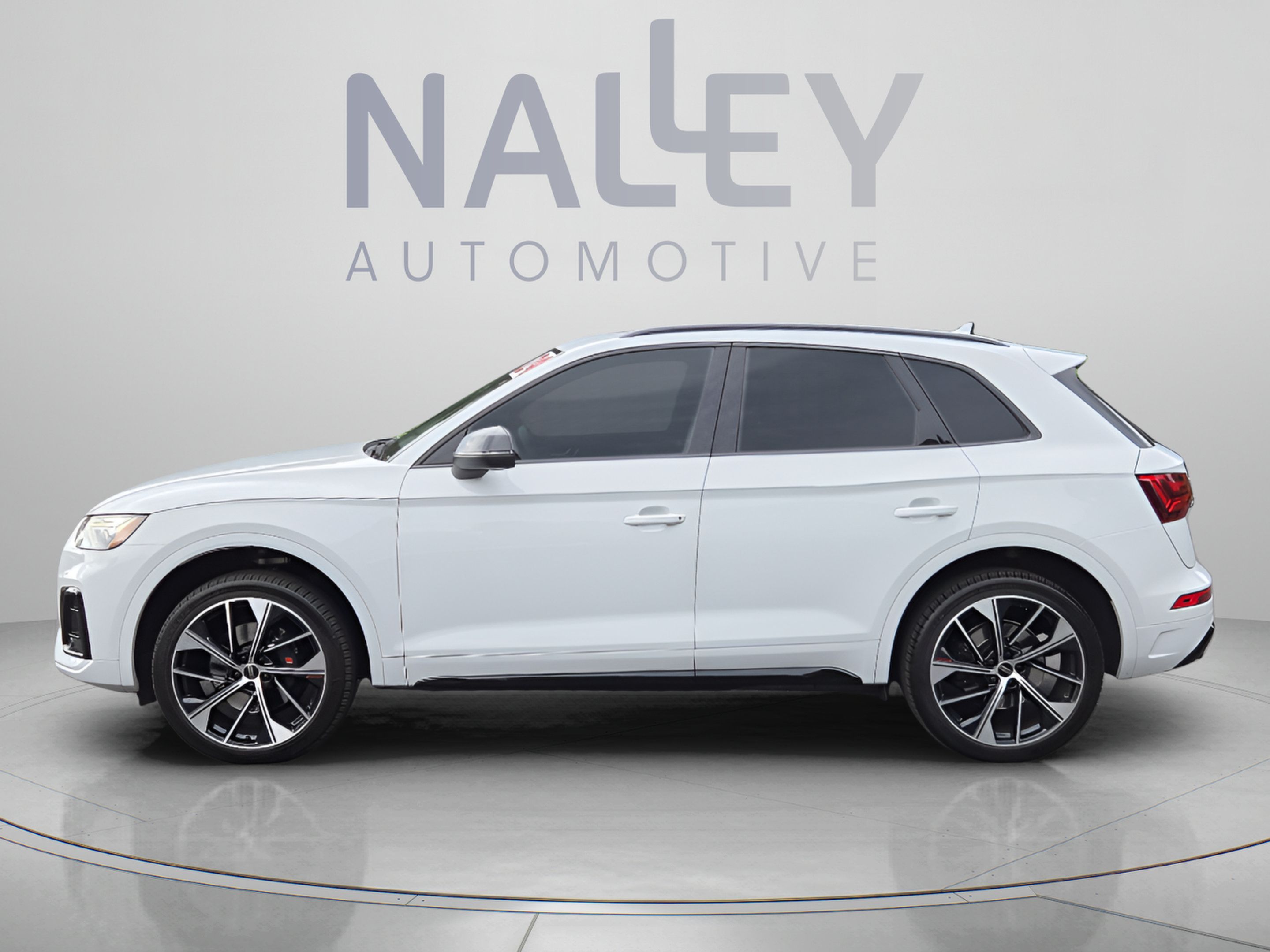 Used 2024 Audi SQ5 Premium Plus AWD/4WD image 2