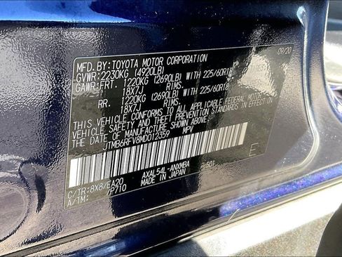 Used 2021 Toyota RAV4 XLE Premium image 17