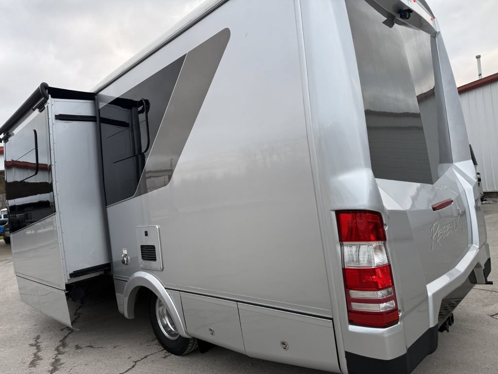 Used 2017 Mercedes-Benz Sprinter 3500 image 14