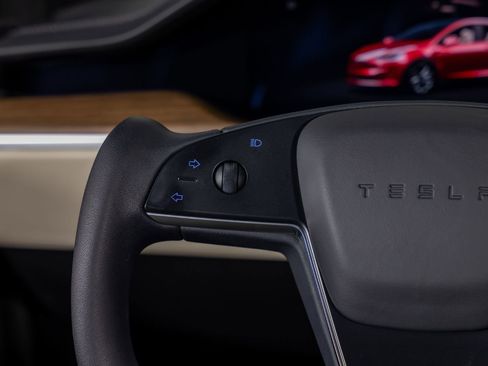 Used 2023 Tesla Model X image 34