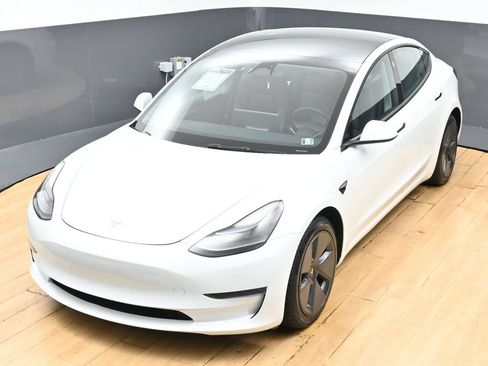 Used 2023 Tesla Model 3 Standard Range RWD image 46