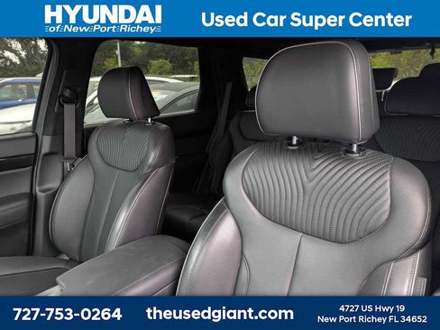 Used 2025 Hyundai Palisade Calligraphy FWD image 3