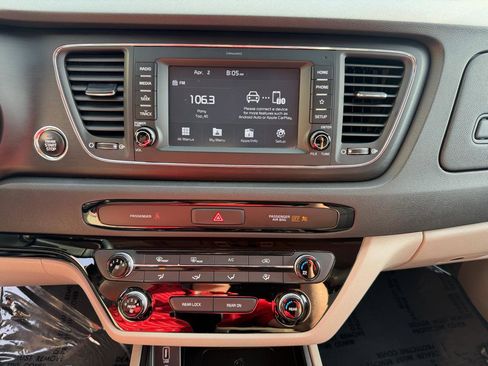 Used 2021 Kia Sedona EX image 33