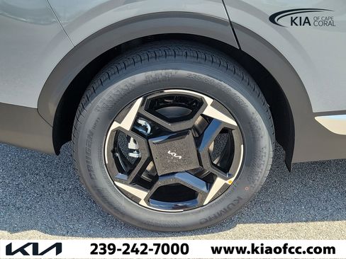 New 2026 Kia Sportage EX FWD image 9