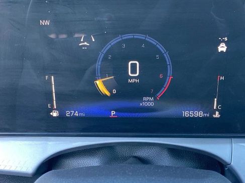 Used 2025 Chevrolet Trax LT w/ Driver Confidence Package image 7