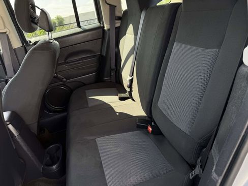 Used 2016 Jeep Patriot Sport image 18