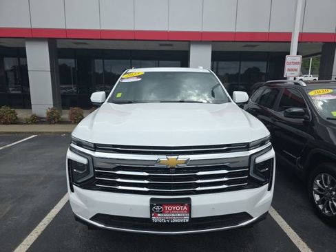Used 2025 Chevrolet Tahoe LT AWD/4WD image 2