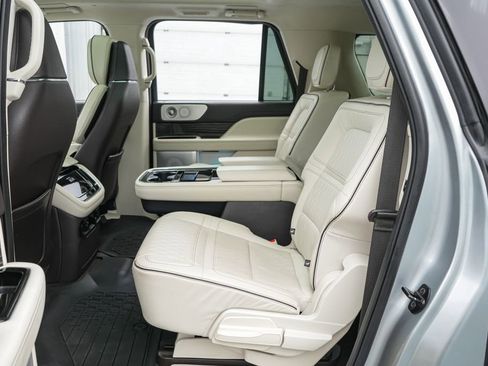 Used 2022 Lincoln Navigator L Black Label AWD/4WD image 22