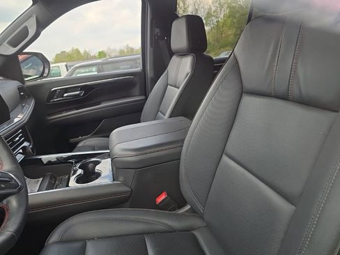 Used 2025 Chevrolet Tahoe RST w/ Comfort Package AWD/4WD image 9