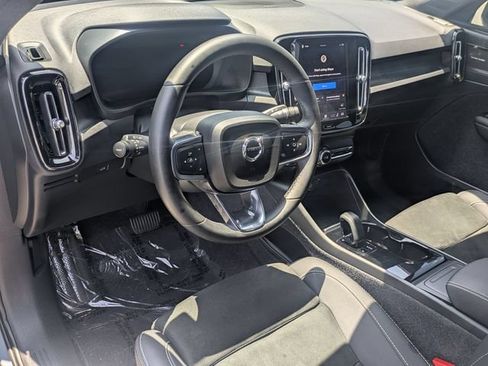 Certified 2023 Volvo C40 P8 Recharge Ultimate w/ Protection Package Premier AWD/4WD image 10