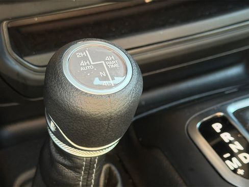 Used 2025 Jeep Wrangler Unlimited Sahara AWD/4WD image 25