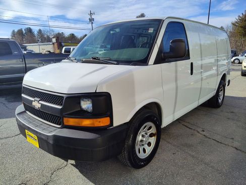 Used 2011 Chevrolet Express 1500 image 4