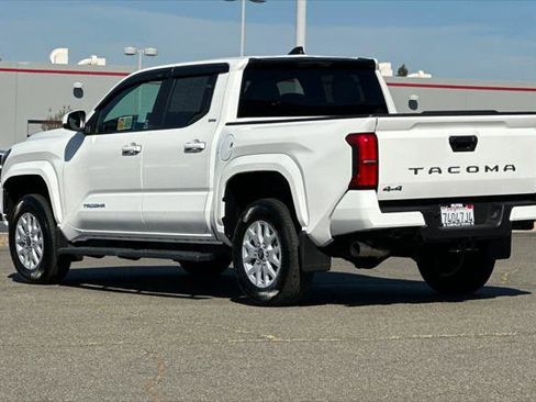 Certified 2025 Toyota Tacoma SR5 image 7