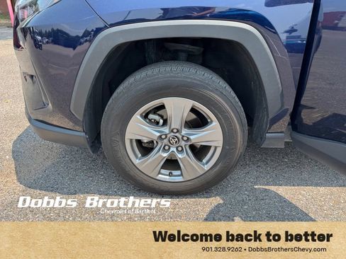 Used 2025 Toyota RAV4 XLE AWD/4WD image 17