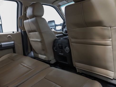 Used 2016 Ford F250 Lariat w/ Lariat Interior Package image 33