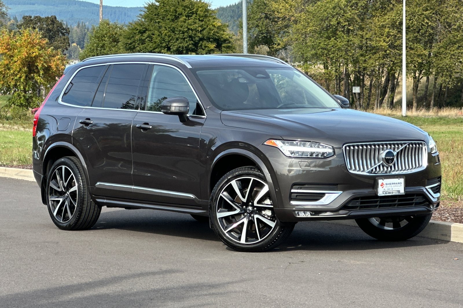 Used 2025 Volvo XC90 B6 Plus w/ Protection Package Premier AWD/4WD image 1