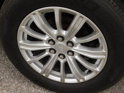 Used 2018 Cadillac XT5 FWD image 9
