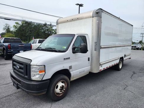 Used 2018 Ford E-350 and Econoline 350 Super Duty image 19