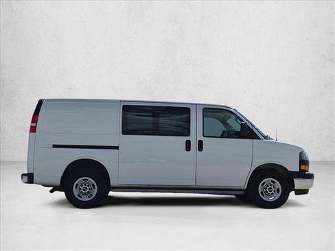 Used 2020 GMC Savana 2500 w/ Driver Convenience Package RWD image 4