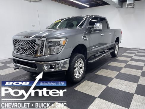Used 2016 Nissan Titan SL image 1