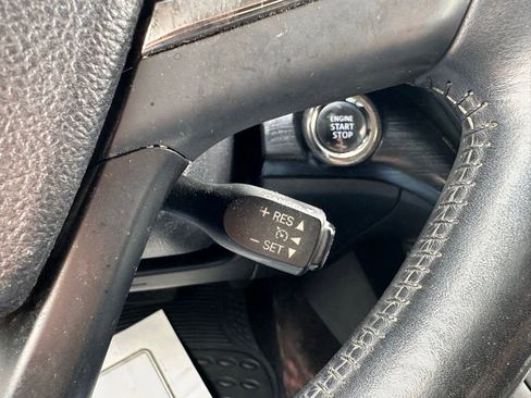 Used 2016 Toyota Avalon Touring FWD image 23