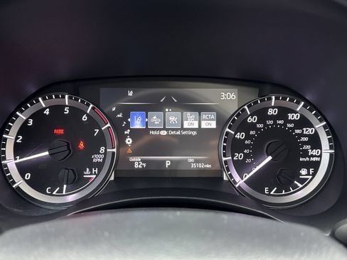 Used 2023 Toyota Highlander XLE FWD image 22