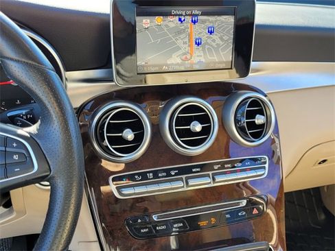 Used 2018 Mercedes-Benz GLC 300 image 19