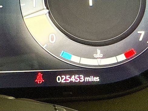 Used 2023 Land Rover Range Rover SE image 11