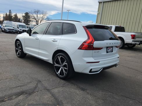 Used 2022 Volvo XC60 T8 R-Design w/ Advanced Package image 8