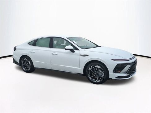 New 2026 Hyundai Sonata SEL FWD image 2