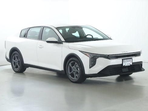 Used 2025 Kia K4 FWD image 9