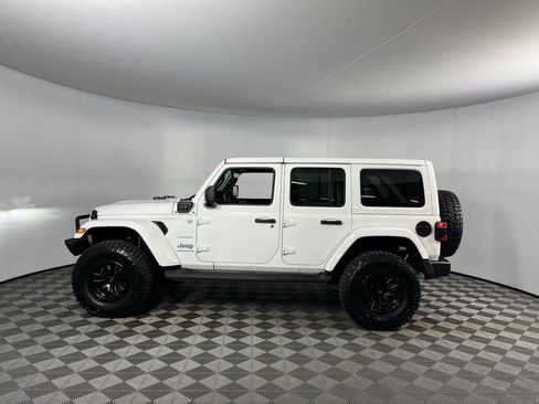 Used 2023 Jeep Wrangler Unlimited Sahara w/ Cold Weather Group image 9