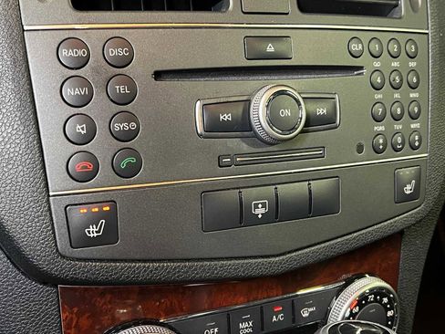 Used 2011 Mercedes-Benz C 300 4MATIC Sedan image 30