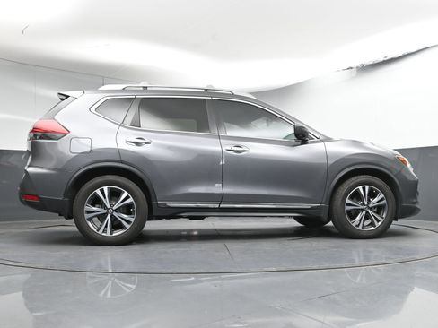 Used 2018 Nissan Rogue SL image 26