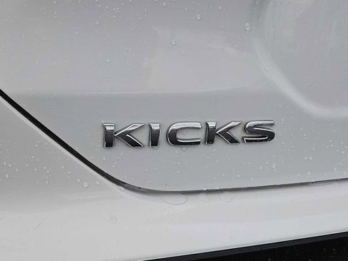 Used 2023 Nissan Kicks S image 12