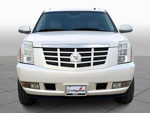 Used 2009 Cadillac Escalade ESV image 3