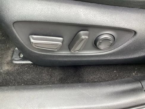 Used 2025 Toyota RAV4 XLE AWD/4WD image 19