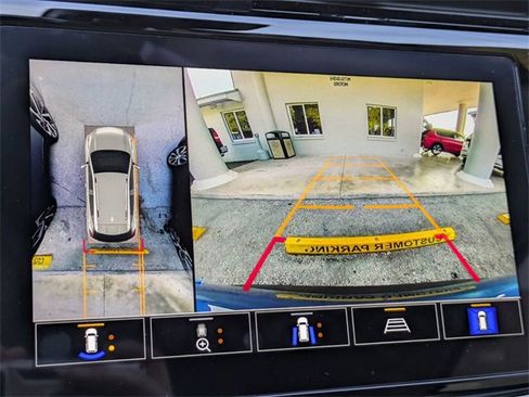 Used 2023 Chevrolet Bolt EUV Premier w/ Sun & Sound Package image 22