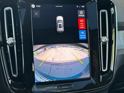 New 2026 Volvo XC40 B5 Core AWD/4WD image 16