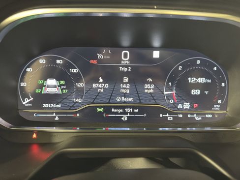 Used 2024 GMC Yukon AT4 w/ Technology Package AWD/4WD image 16