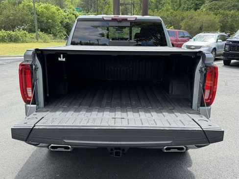 Used 2024 GMC Sierra 1500 AT4 w/ Technology Package AWD/4WD image 16