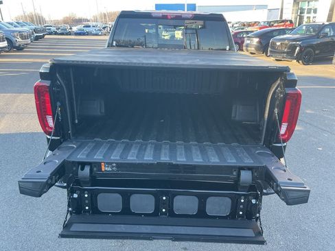 Used 2024 GMC Sierra 1500 AT4 w/ Technology Package image 32