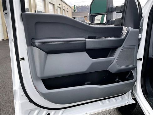 Used 2024 Ford F350 XLT image 24