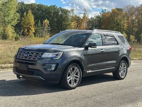 Used 2016 Ford Explorer Limited w/ Equipment Group 301A AWD/4WD image 5